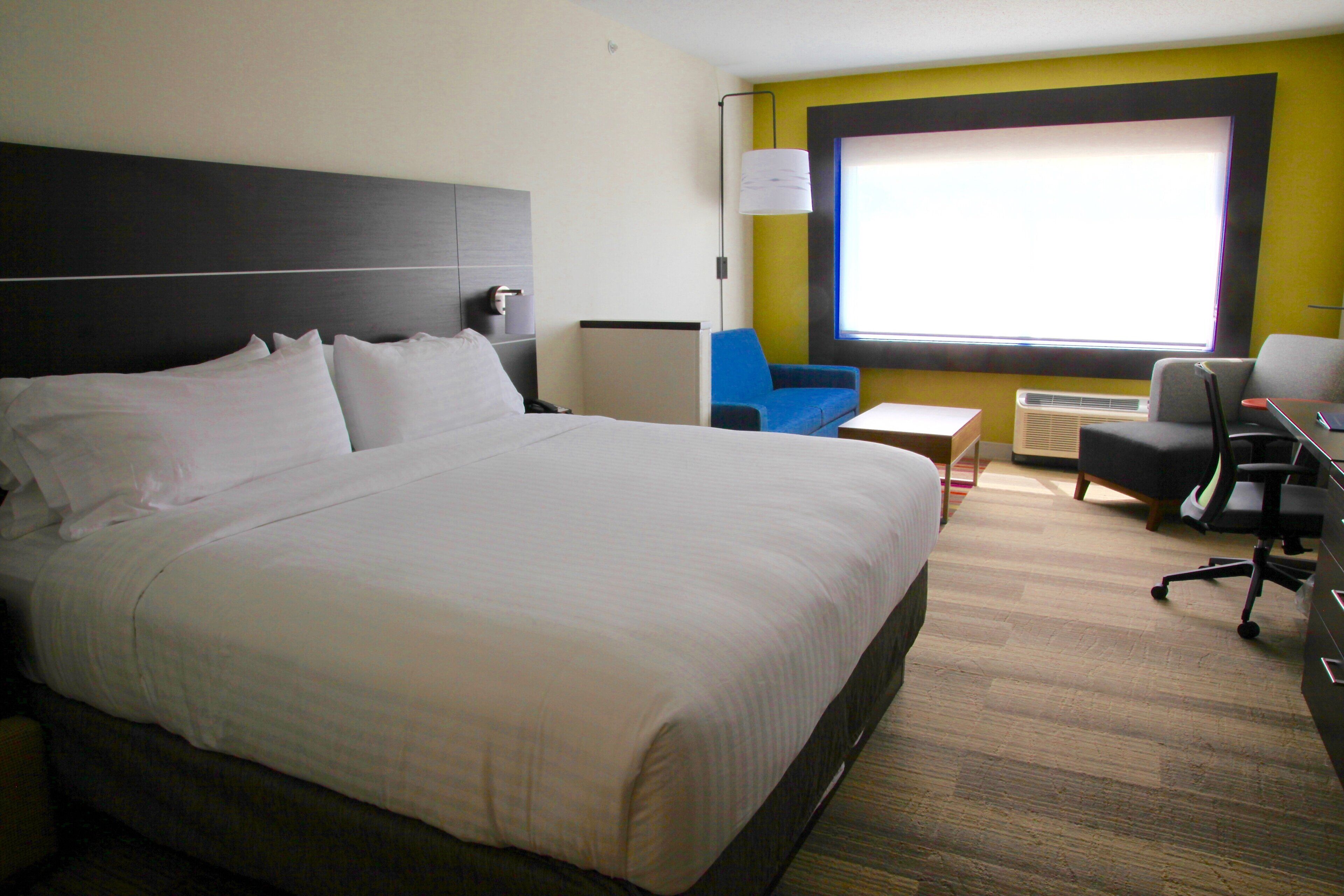 Photo - Holiday Inn Express & Suites Oswego