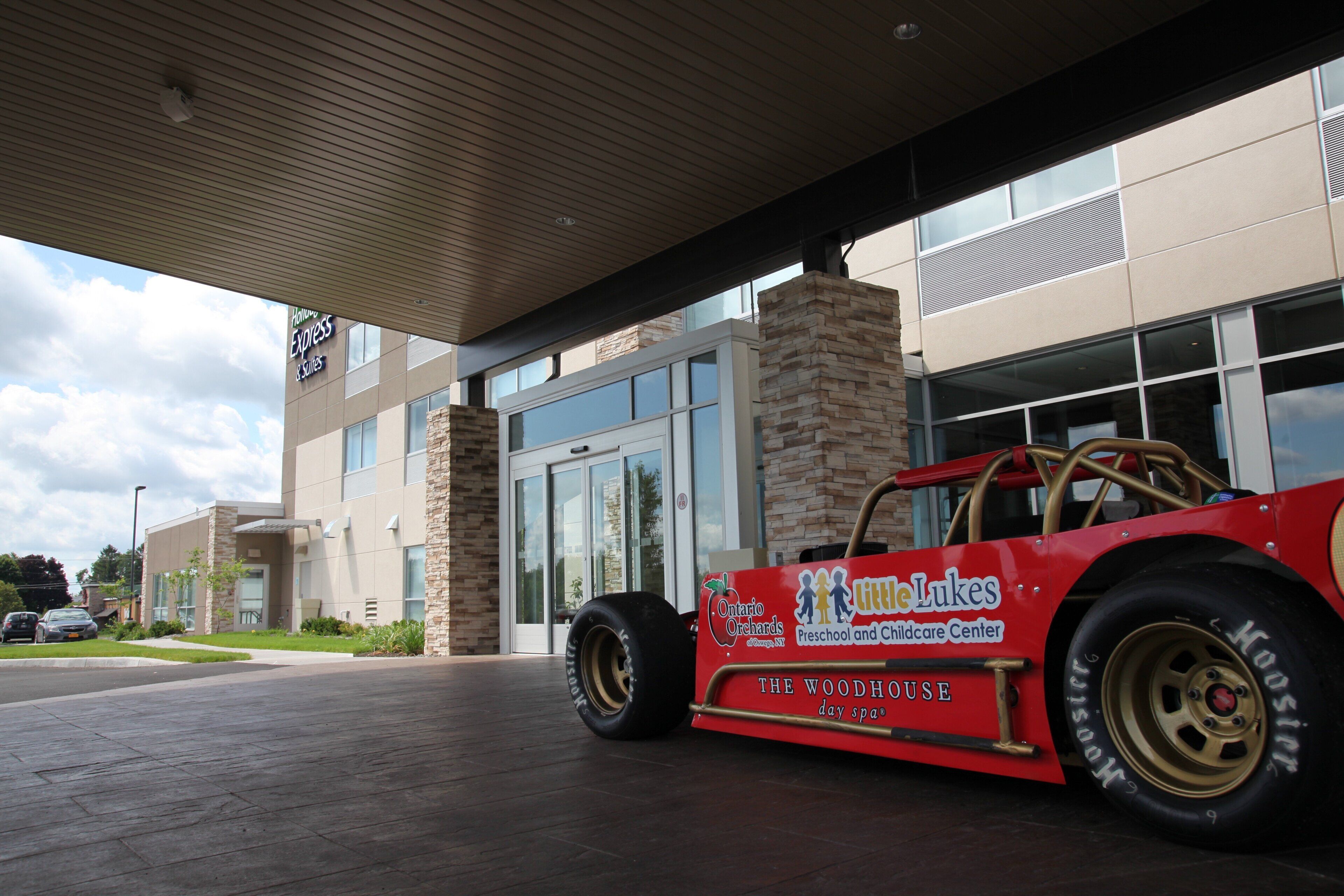 Photo - Holiday Inn Express & Suites Oswego