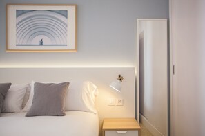 Apartment, 2 Bedrooms | Hypo-allergenic bedding, down comforters, desk, blackout drapes - Apartment in Malasaña   (Madrid)