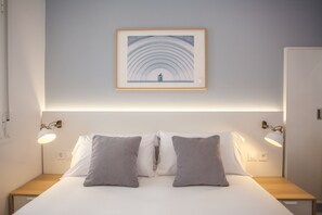 Apartment, 2 Bedrooms | Hypo-allergenic bedding, down comforters, desk, blackout drapes - Apartment in Malasaña   (Madrid)