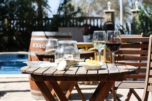 Outdoor dining - Hotel Ciutat Jardi (Palma de Mallorca)