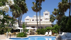 Outdoor pool - Hotel Ciutat Jardi (Palma de Mallorca)