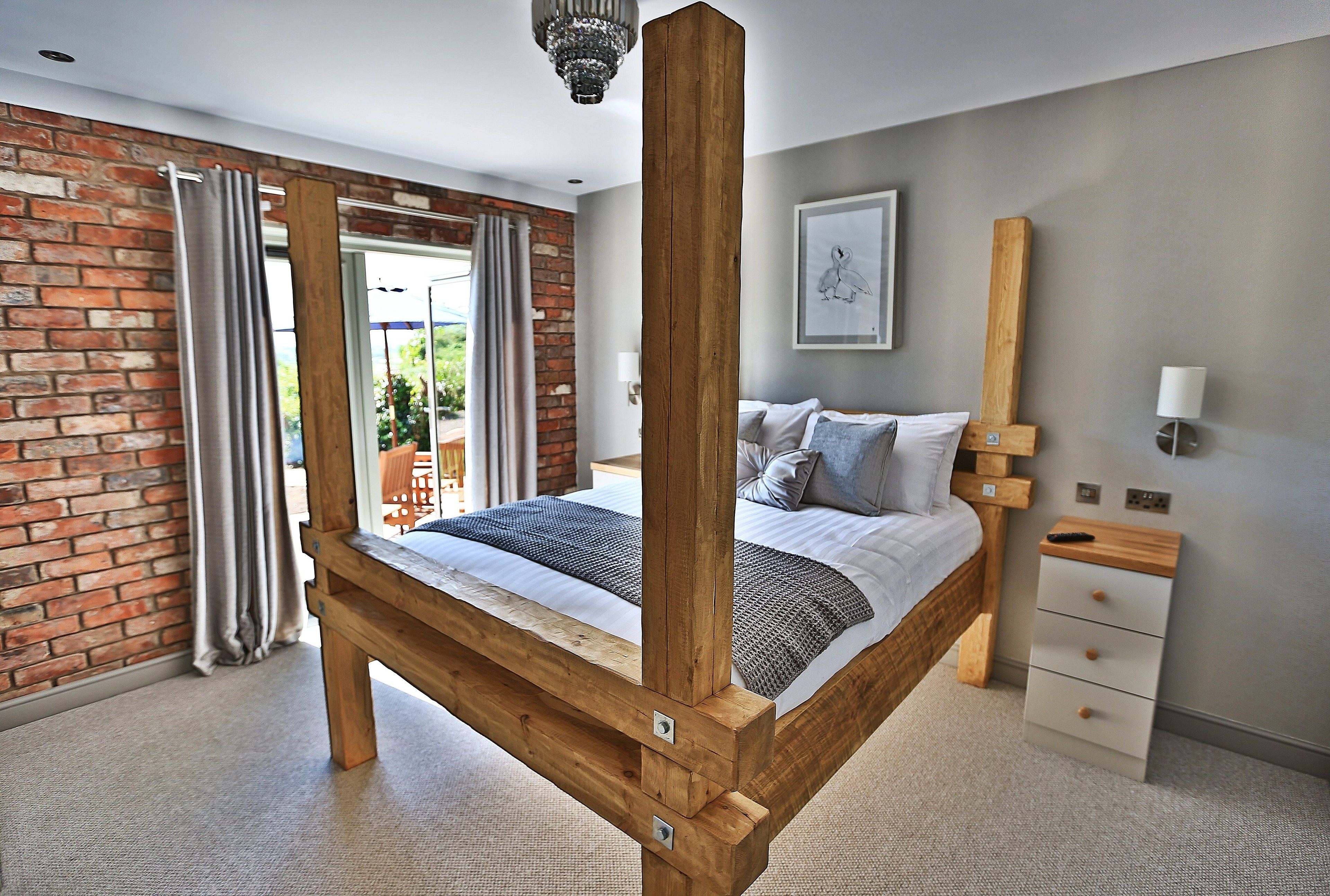 Desk, iron/ironing board, rollaway beds, free WiFi