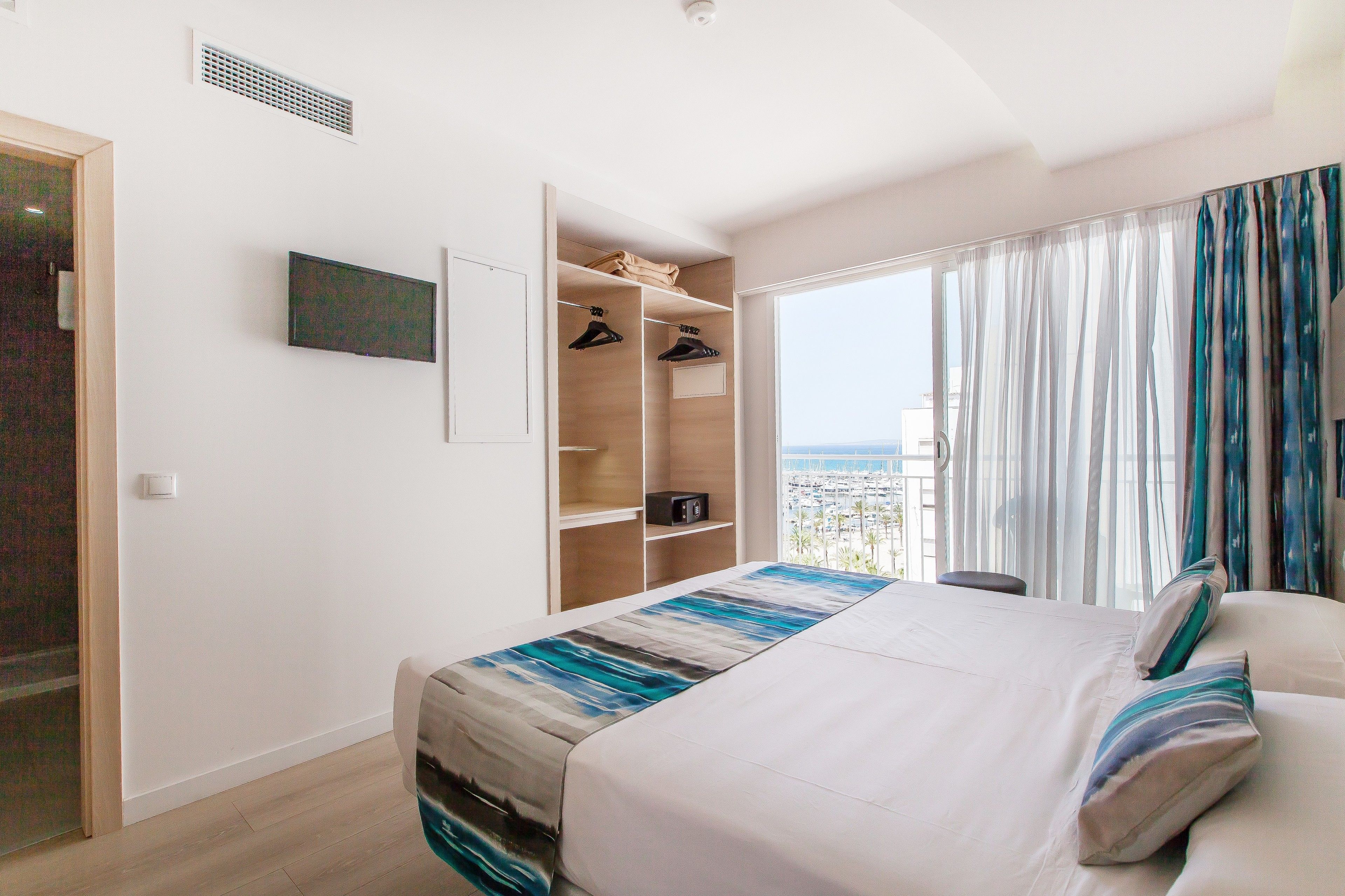 standard double or twin room, terrace, partial sea view | 1 bedroom, in-room safe, desk, blackout curtains