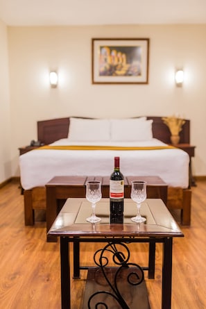 Double Room | Down comforters, in-room safe, desk, rollaway beds - Santa Marta Hotel Arequipa (Arequipa)