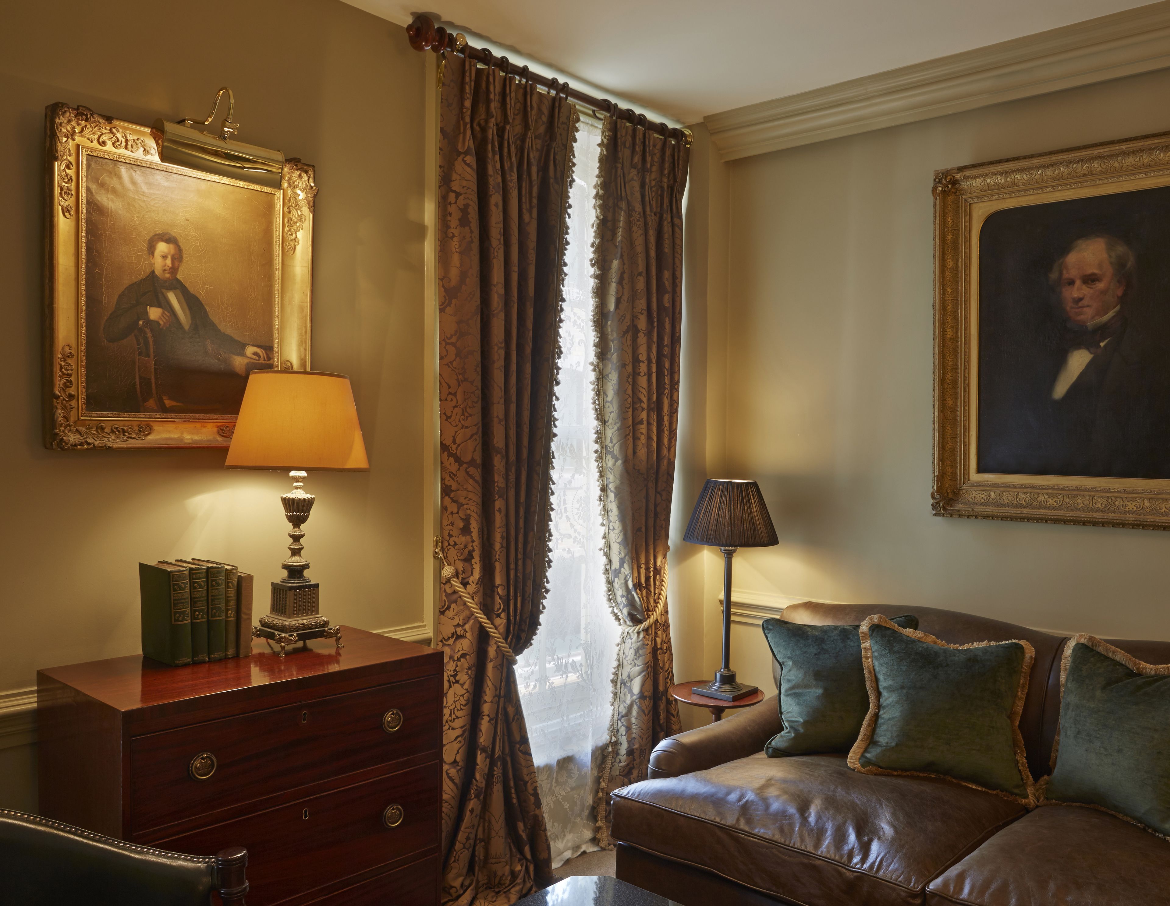 junior suite, 1 bedroom | living area | 32-inch flat-screen tv with satellite channels, tv, heated floors