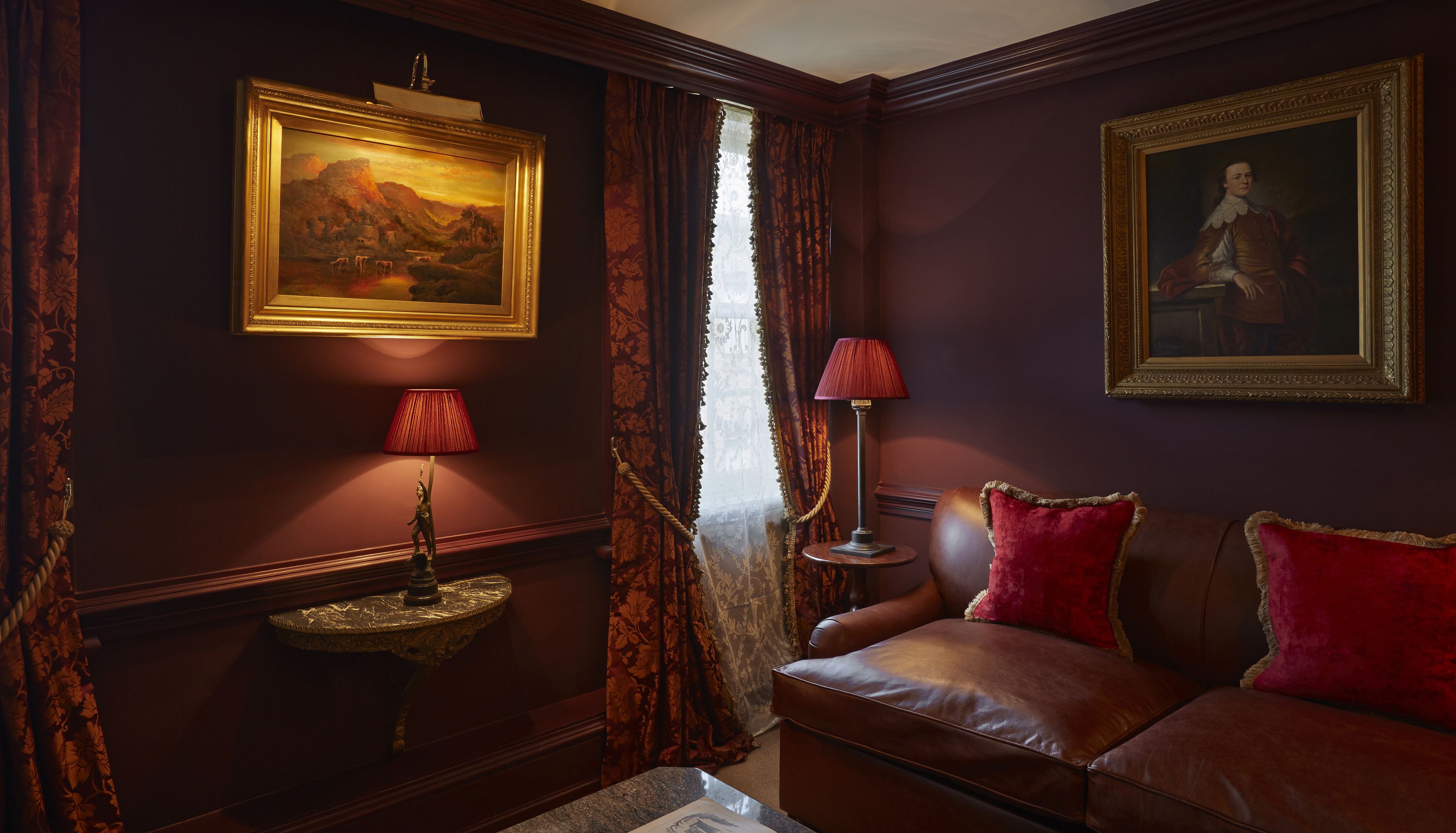 junior suite, 1 bedroom | living area | 32-inch flat-screen tv with satellite channels, tv, heated floors