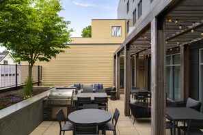 Terrace/patio - Homewood Suites by Hilton Boston Brookline-Longwood Medical (Brookline)