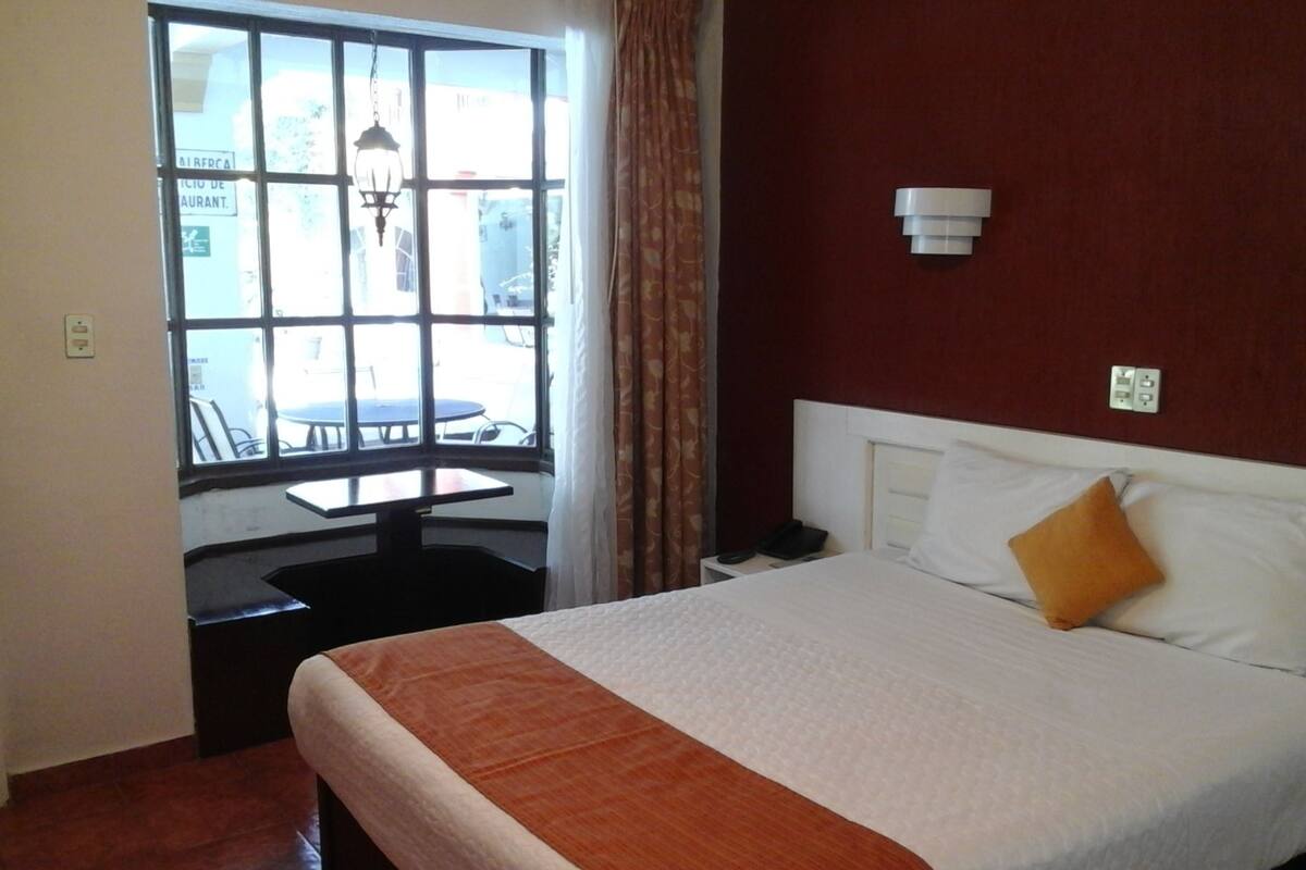 Standard Room | Premium bedding, in-room safe, desk, rollaway beds