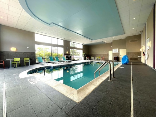 Home2 Suites by Hilton Milwaukee Airport