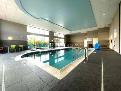 Home2 Suites by Hilton Milwaukee Airport