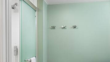 Dusche im Bad