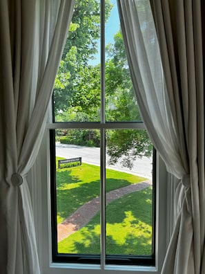 Klassieke kamer, 1 kingsize bed, open haard | Uitzicht vanuit de kamer