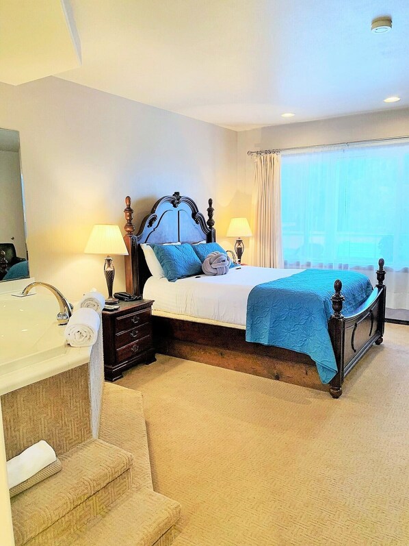 Suite, 1 Queen Bed, Hot Tub