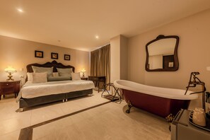 In-room safe, individually decorated, individually furnished, free WiFi - Hotel Dorado Plaza Boutique Calle del Arsenal (Cartagena)