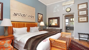 Family Room, 2 Bedrooms | Minibar, in-room safe, free WiFi, individually decorated - 40 Winks Guest House Green Point Cape Town (Cape Town)