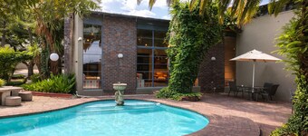 African Moon Corporate House