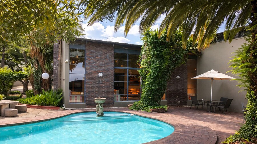 African Moon Corporate House