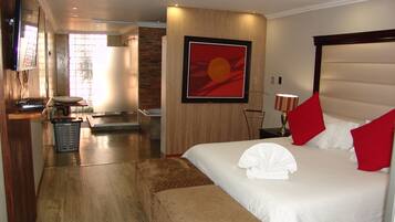 2 quartos, roupas de cama premium, cofres nos quartos, escrivaninha