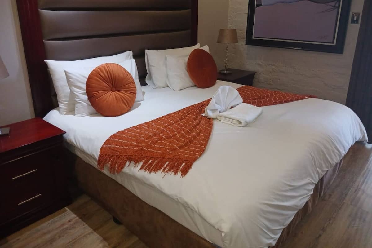 Luxury Room | 2 bedrooms, premium bedding, in-room safe, desk