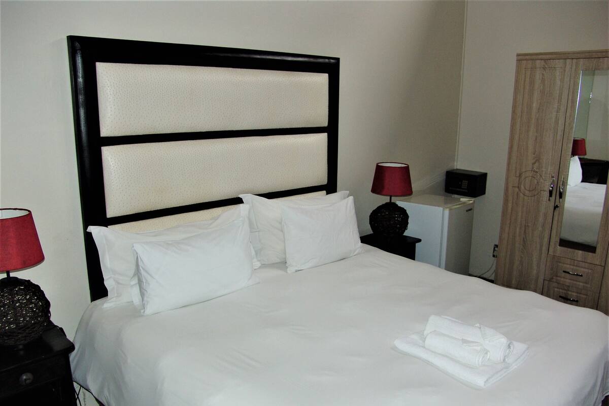Standard Room | 2 bedrooms, premium bedding, in-room safe, desk