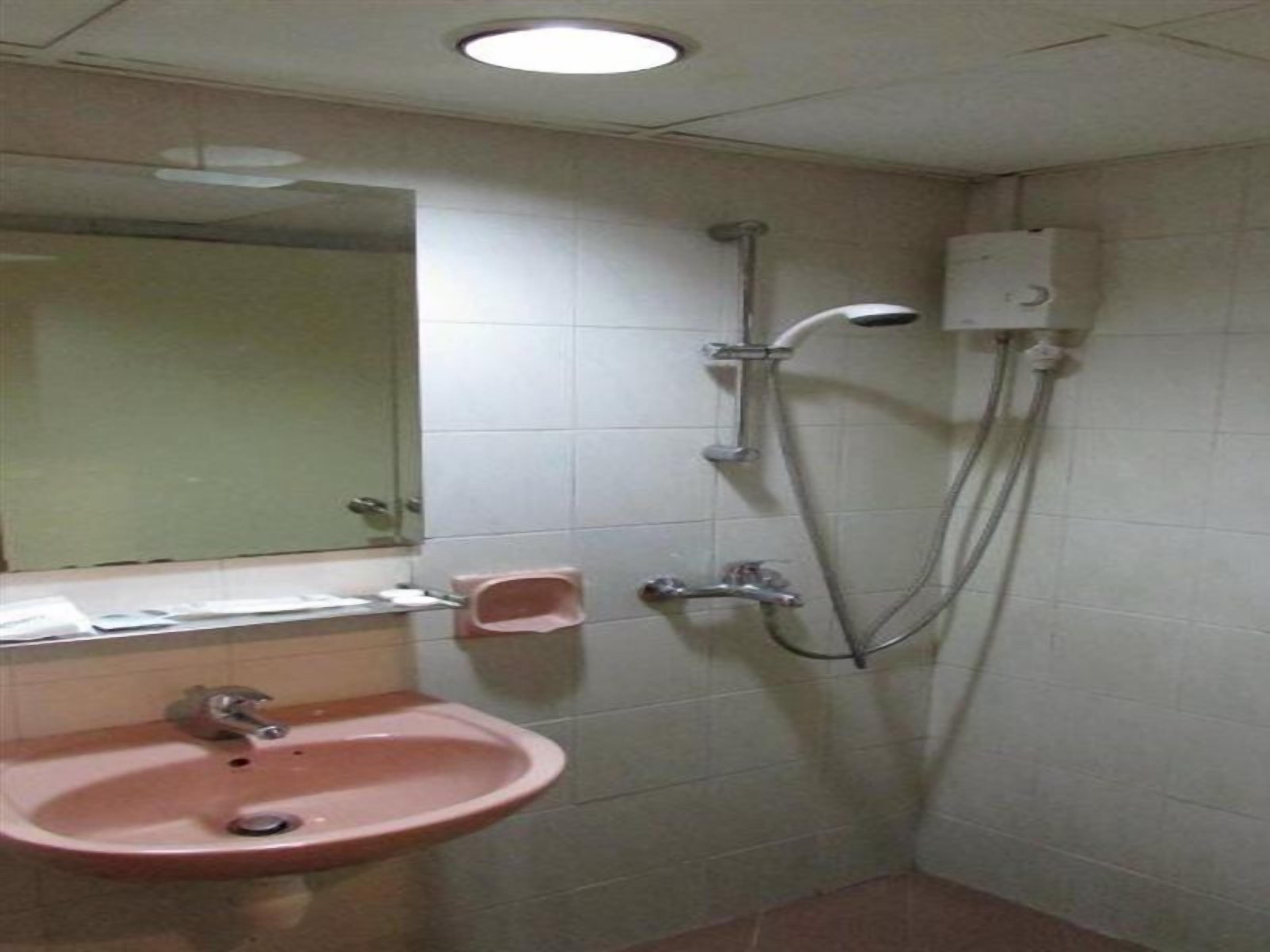 Free toiletries, hair dryer