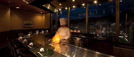 3 restaurants, spécialités Cuisine japonaise
