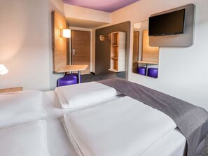 Habitación doble | Escritorio, sistema de insonorización, wifi gratis y ropa de cama