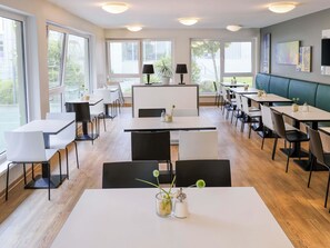 Dining - B&B Hotel Stuttgart-Vaihingen (Stuttgart)