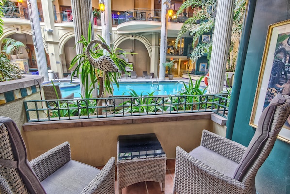 Zimmer, Mehrere Betten | Innenpool