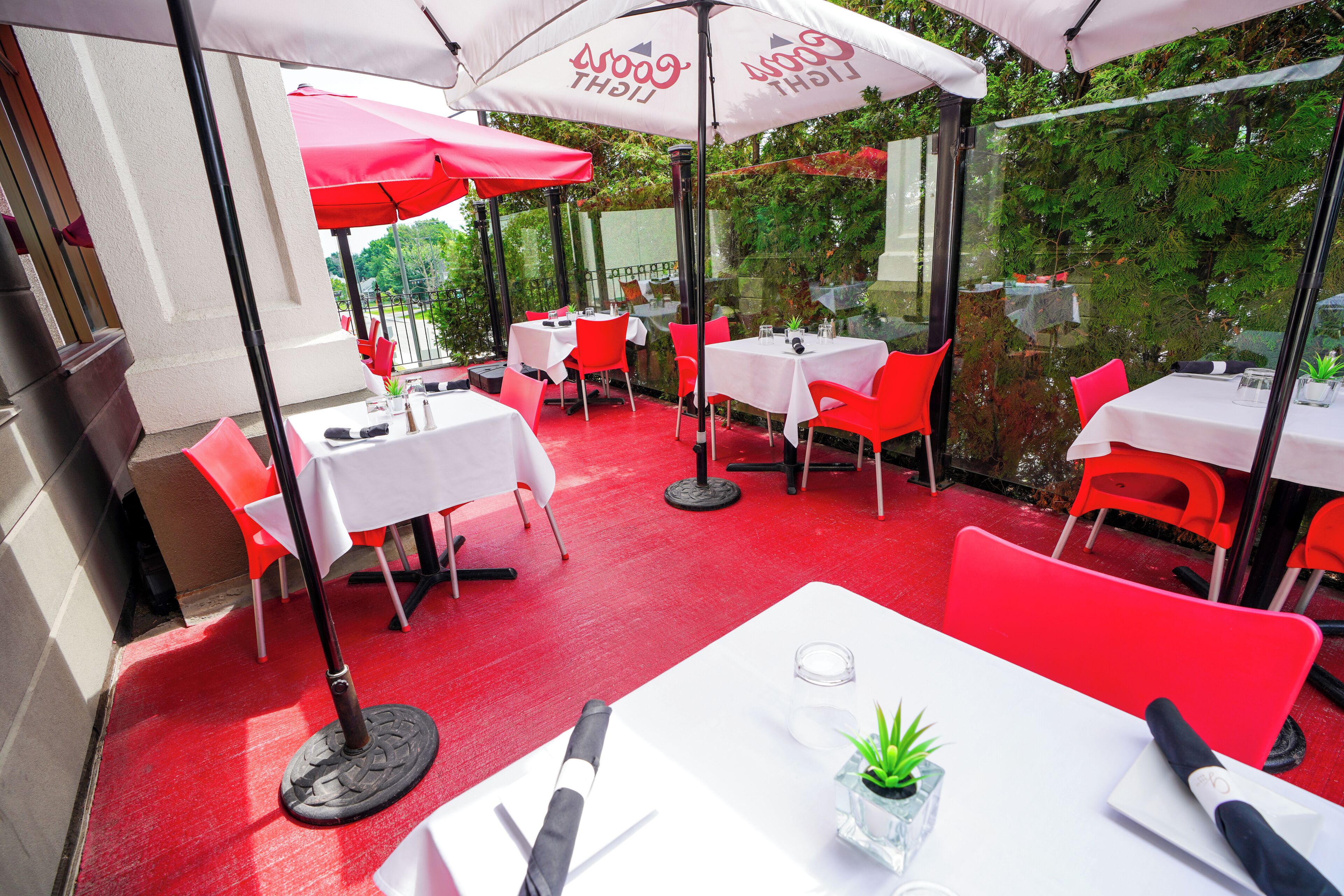 Breakfast, lunch, dinner served; international cuisine 