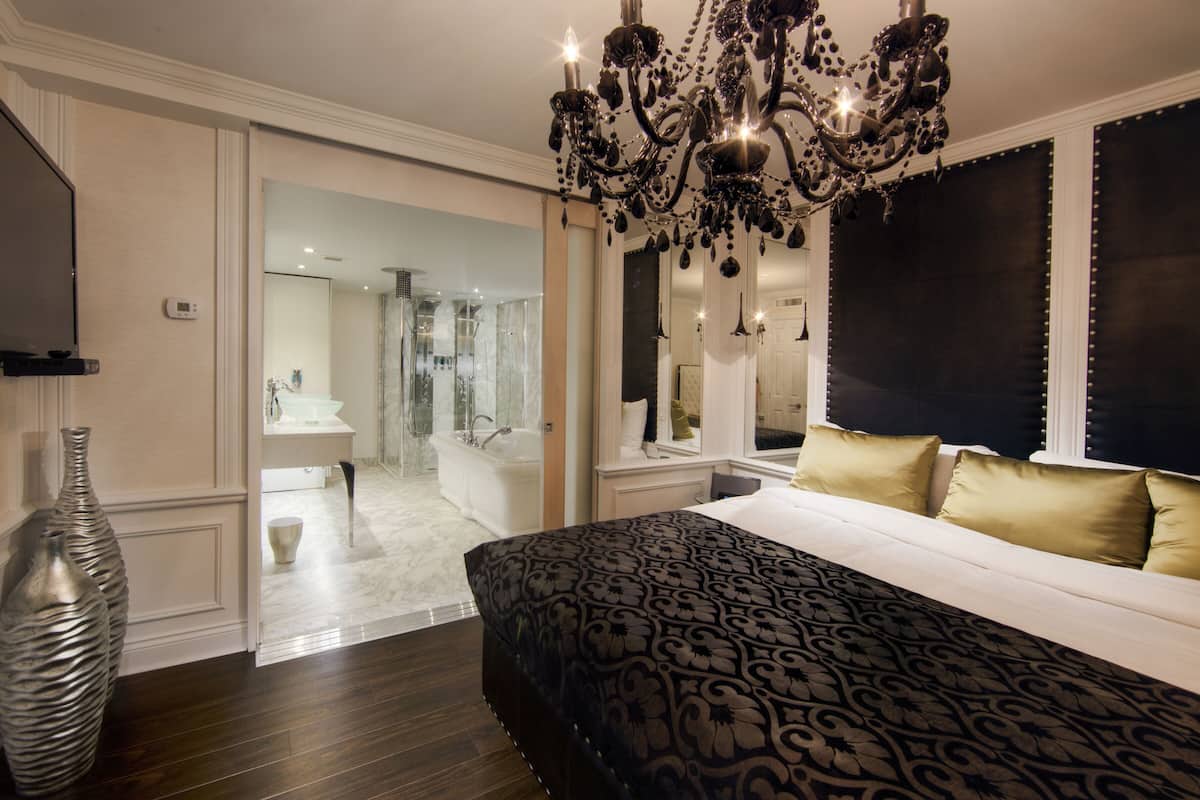 Coffres-forts dans les chambres, bureau, rideaux occultants