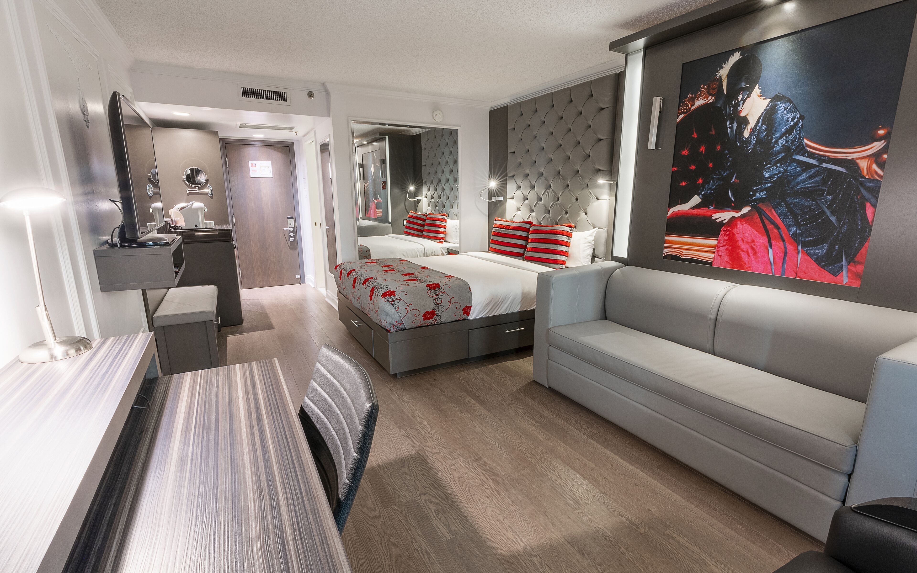 Coffres-forts dans les chambres, bureau, rideaux occultants