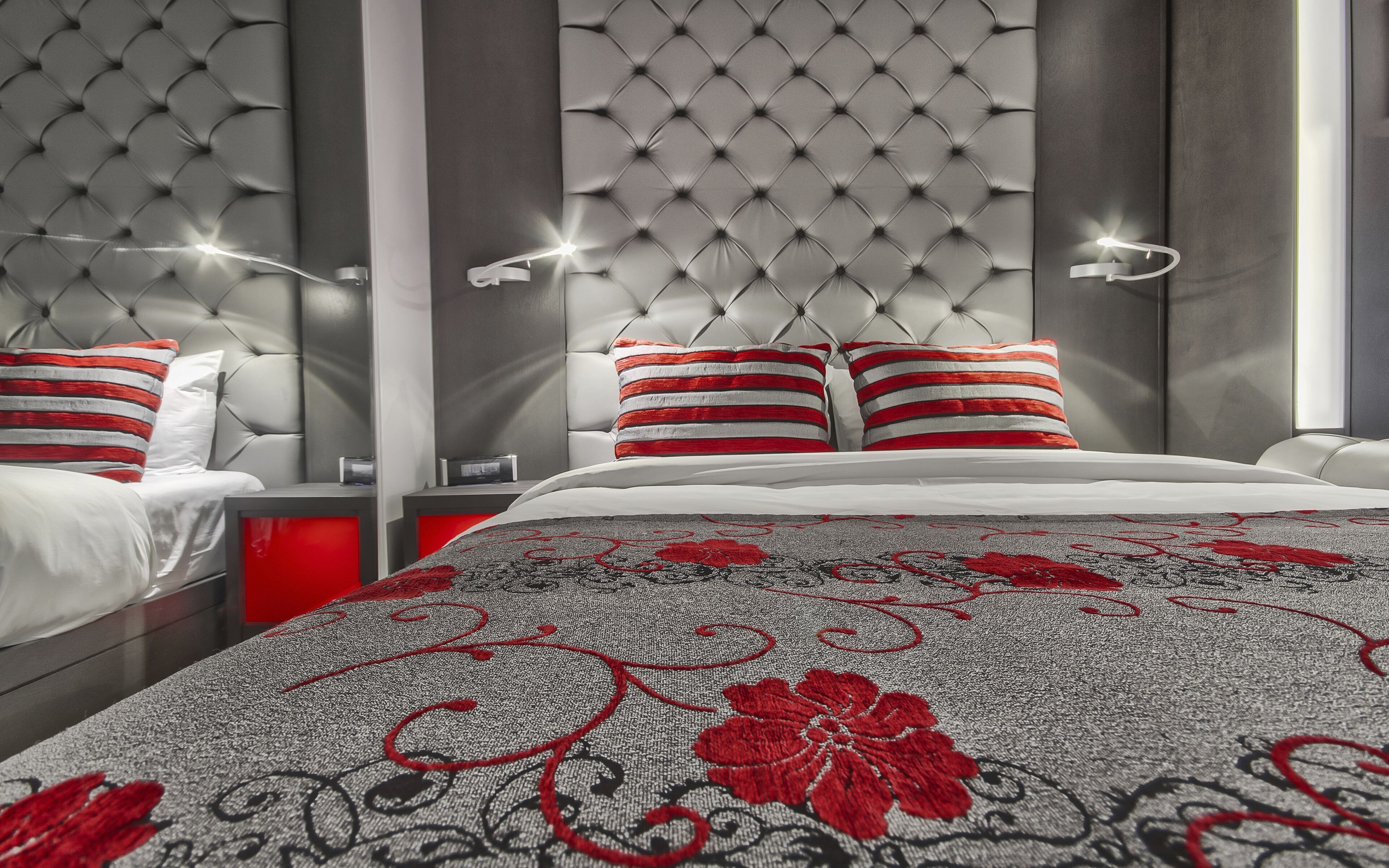 Coffres-forts dans les chambres, bureau, rideaux occultants