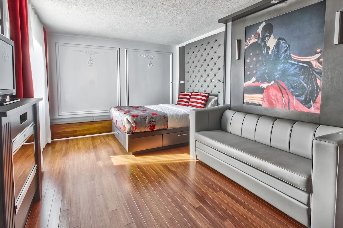 exterior view room, 1 queen bed and 1 queen murphy bed and fireplace - disability access | 1 bedroom, in-room safe, desk, blackout curtains