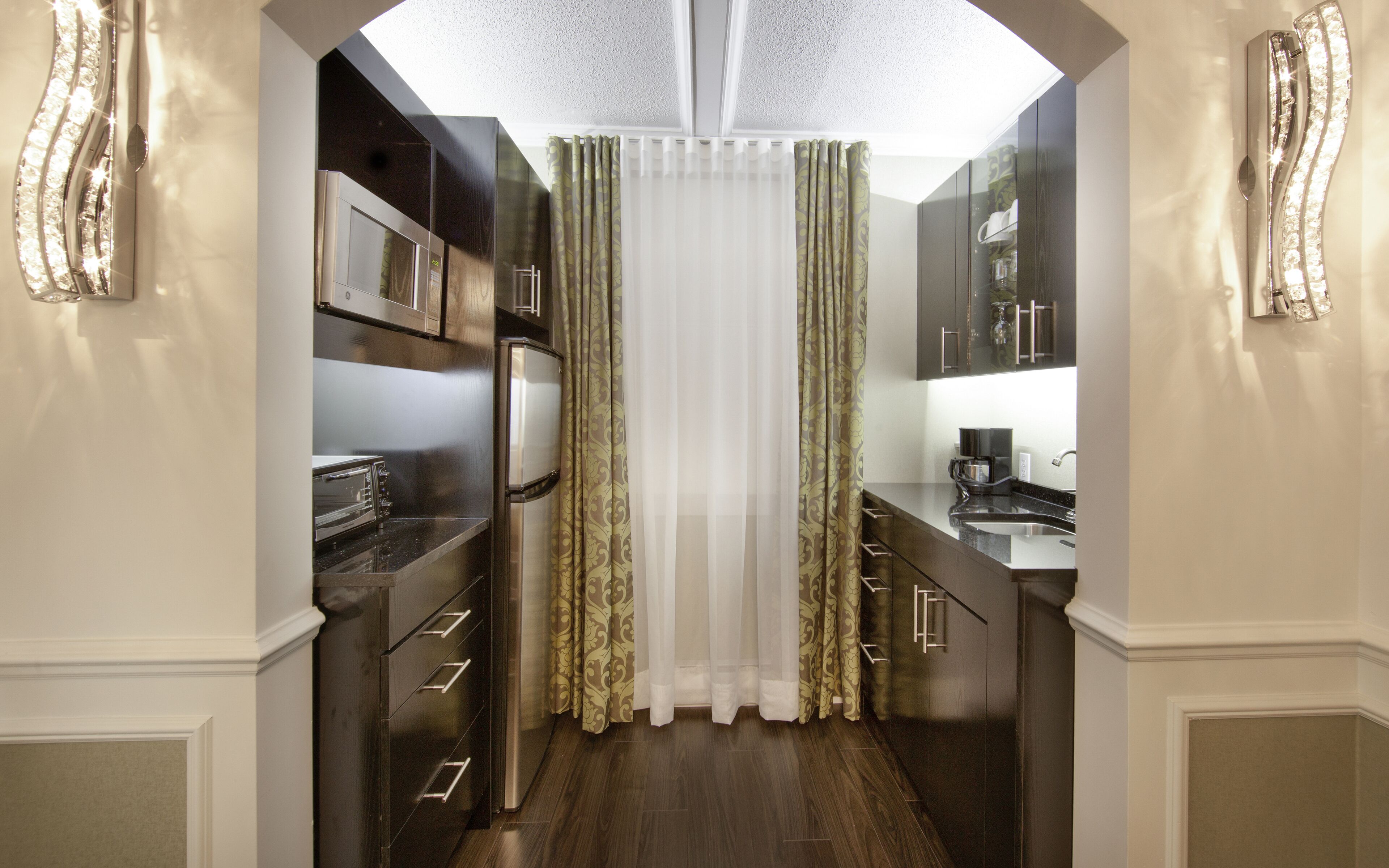 corporate suite, 1 queen murphy bed | private kitchen | coffee/tea maker