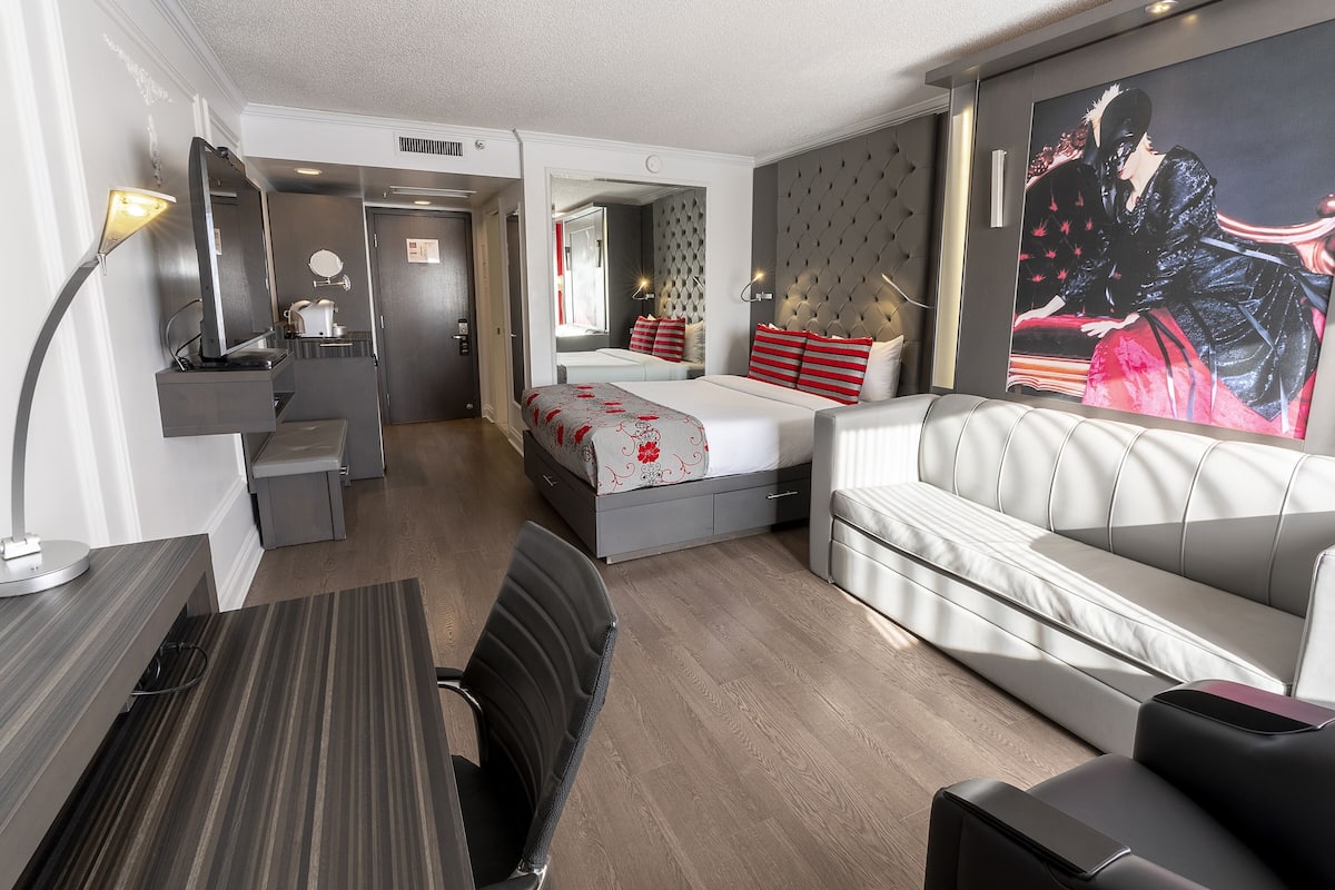 Coffres-forts dans les chambres, bureau, rideaux occultants