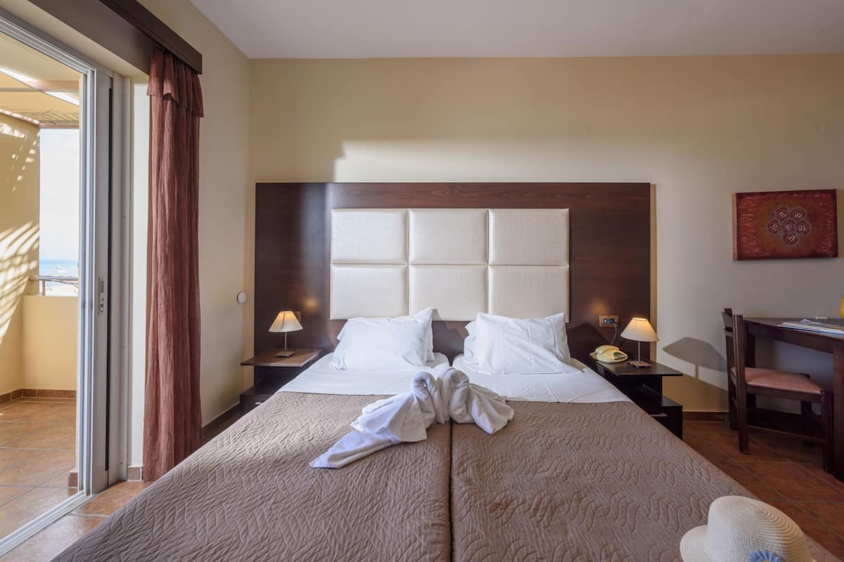 1 bedroom, in-room safe, individually decorated, individually furnished