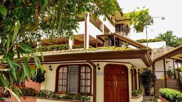 الإطلالة من المنشأة