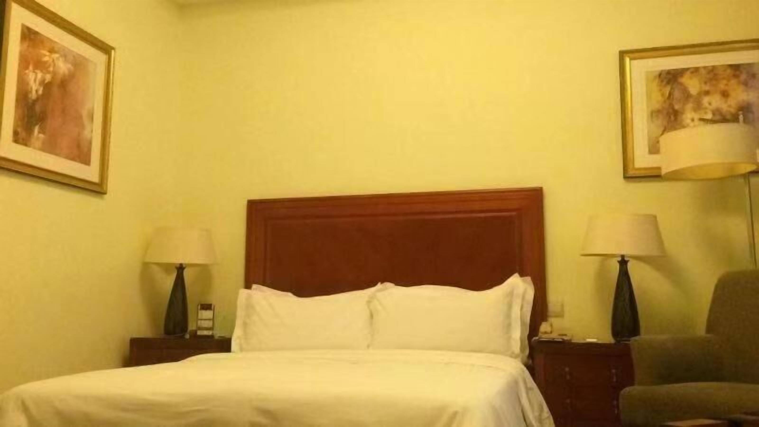 In-room safe, cribs/infant beds, rollaway beds, WiFi (surcharge)