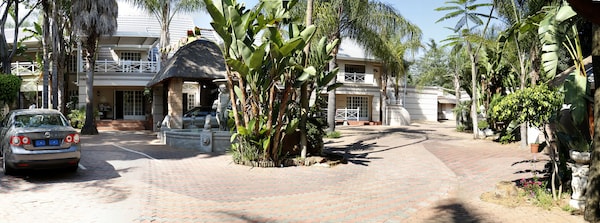 Summerview Guest Lodge - Sandton