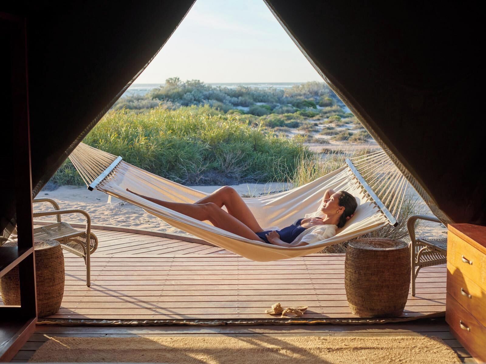 尊荣帐篷房 | 高档床上用品、折叠床/加床（额外收费）、床单