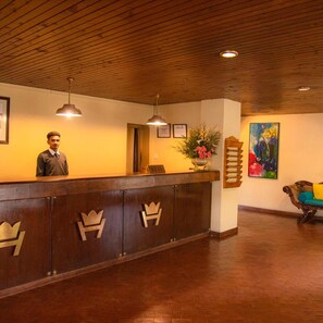 Lobby - Windsor Hotel (Nuwara Eliya)