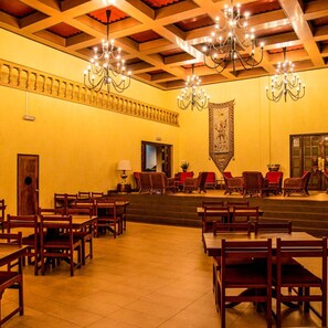 Dining - Windsor Hotel (Nuwara Eliya)