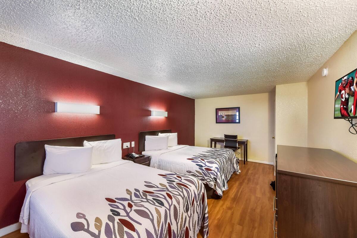 1 habitación, cortinas blackout, wifi gratis y ropa de cama 
