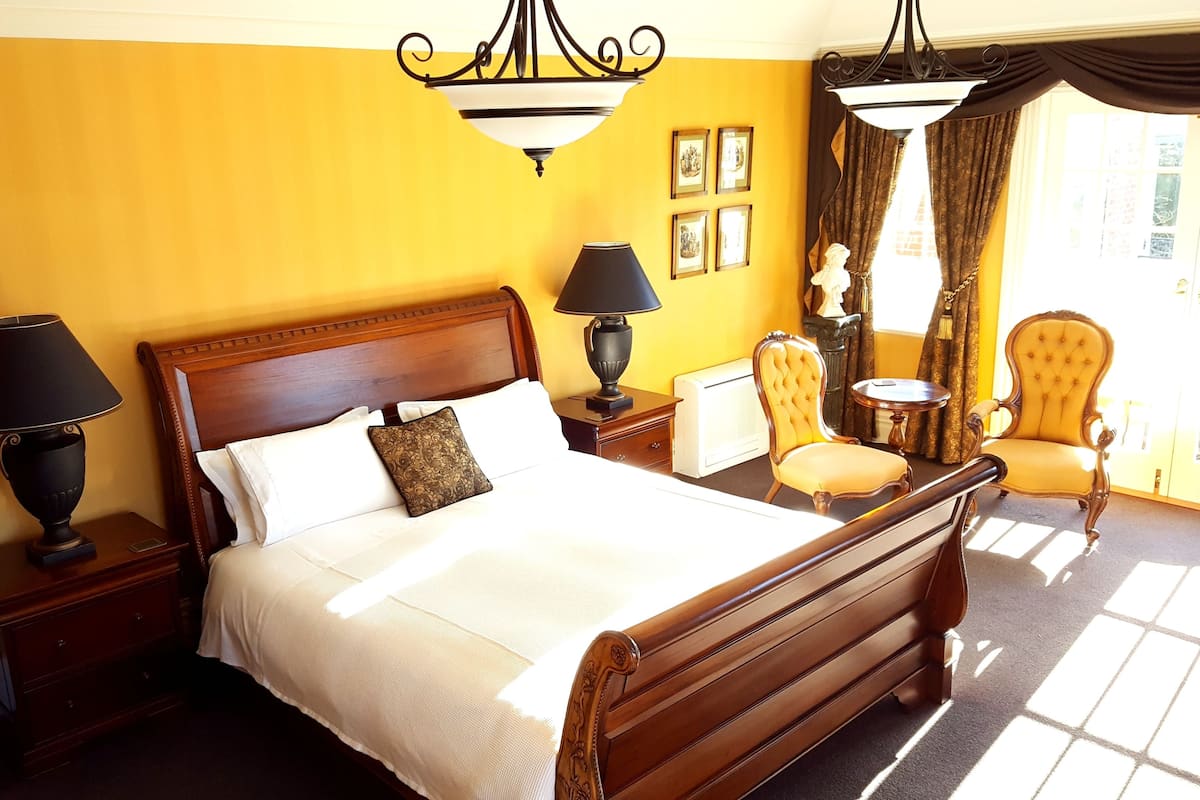 Premium Room (Craigard, Cargill or Wickliffe)