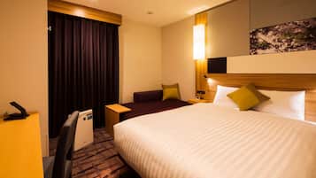 Meja kerja, setrika/meja setrika, Wi-Fi gratis, dan seprai linen