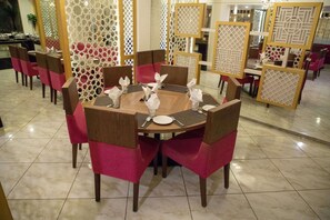 Dining - Treatotel (Ahmedabad)