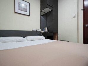 Room - Amrise (SINGAPORE)