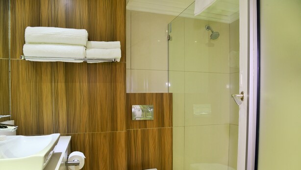 Bathroom - Capetonian Hotel (Cape Town)